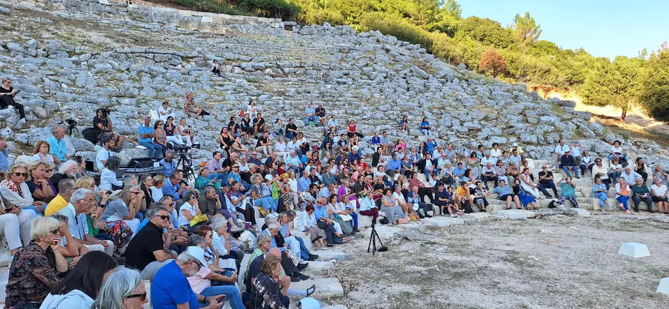Ancient Theatre of Kassope, photo by Nikos D. Karabelas / Wikimedia Commons