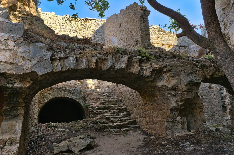 Anthousa Castle (Ali Pasha's Castle), photo by Chrysostomos72T / Wikimedia Commons