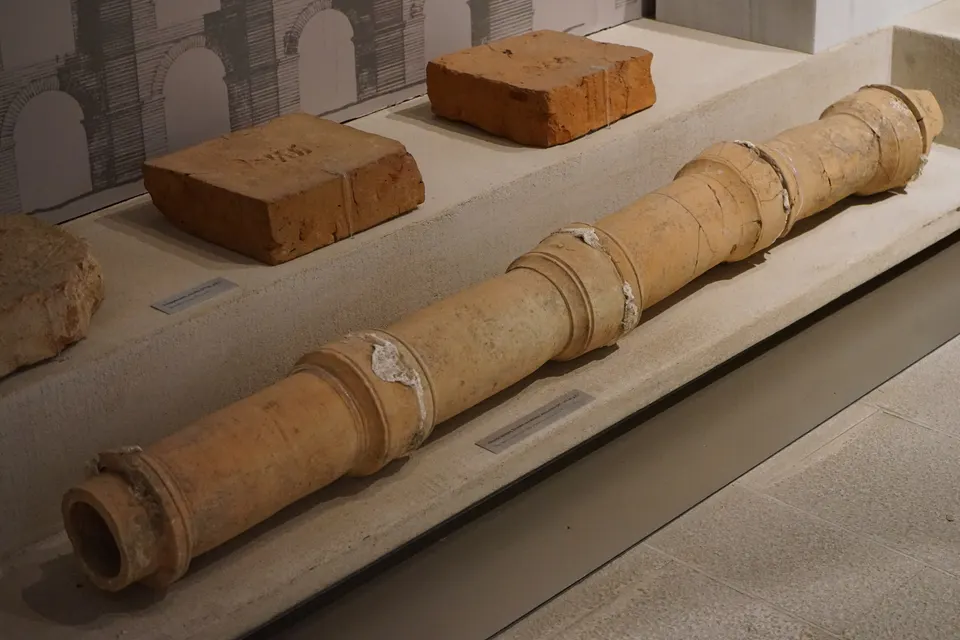 Archaeological Museum of Nicopolis, photo by Albinfo / Wikimedia Commons