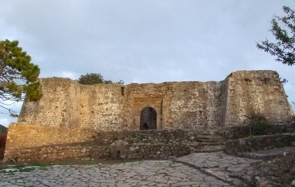 Anthousa Castle (Ali Pasha's Castle), photo by ΣΟΛΑΚΙΔΗΣ ΣΩΤΗΡΙΟΣ / Wikimedia Commons