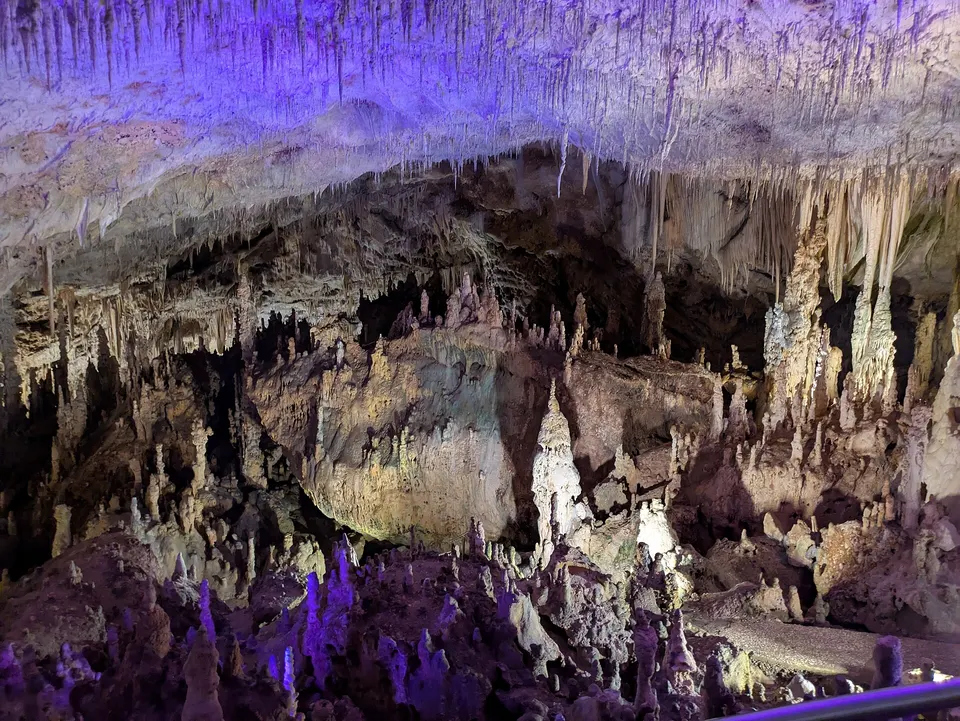 Perama Cave (Ioannina), photo by PaigePhault / Wikimedia Commons