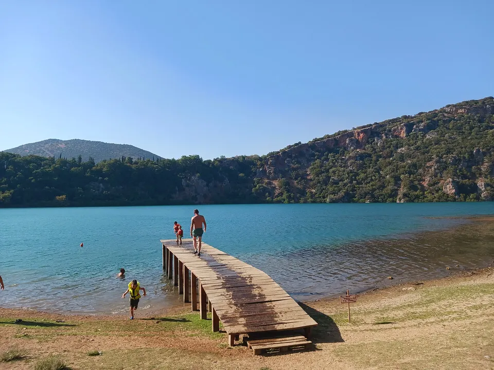 Lake Ziros, photo by Juggertrout / Wikimedia Commons