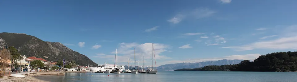 Nydri (Lefkada), photo by Anton Lefterov / Wikimedia Commons