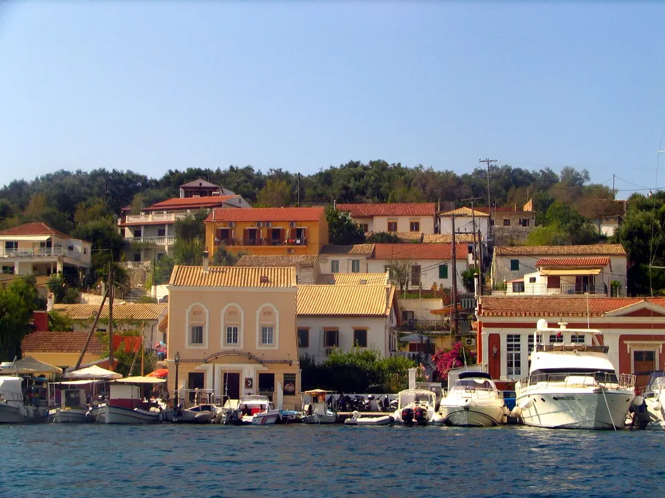 Paxos and Antipaxos, photo by Bogdan Giuşcă / Wikimedia Commons